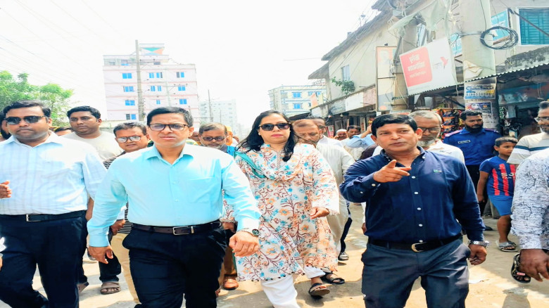 রুহুল আমিন সিকদারের অবহিতকরণে তক্কার মাঠের জলাবদ্ধতা পরিদর্শ